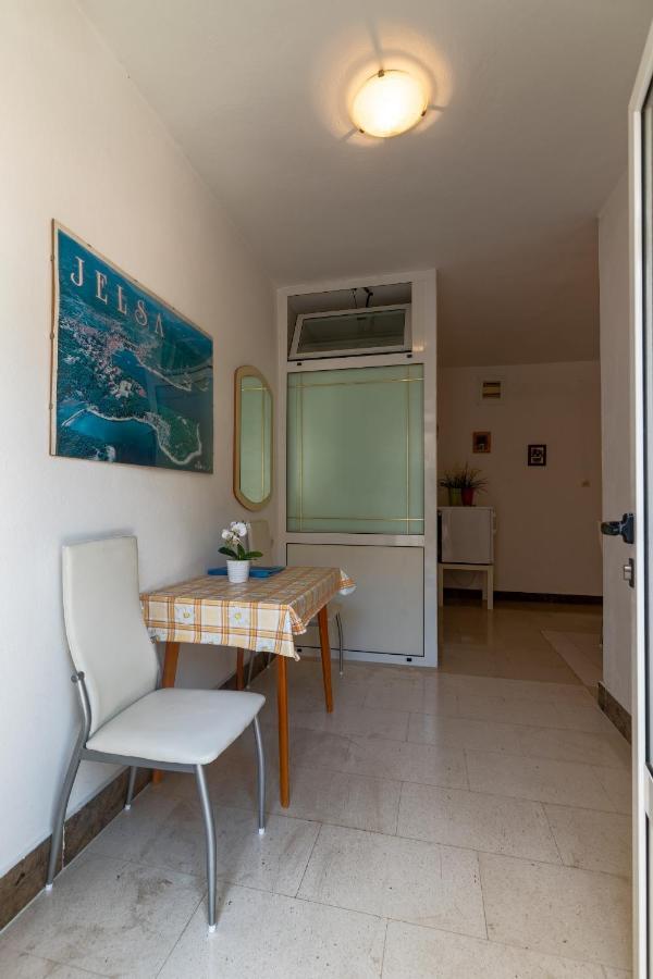 Apartment With A Parking Space Jelsa, Hvar - 134